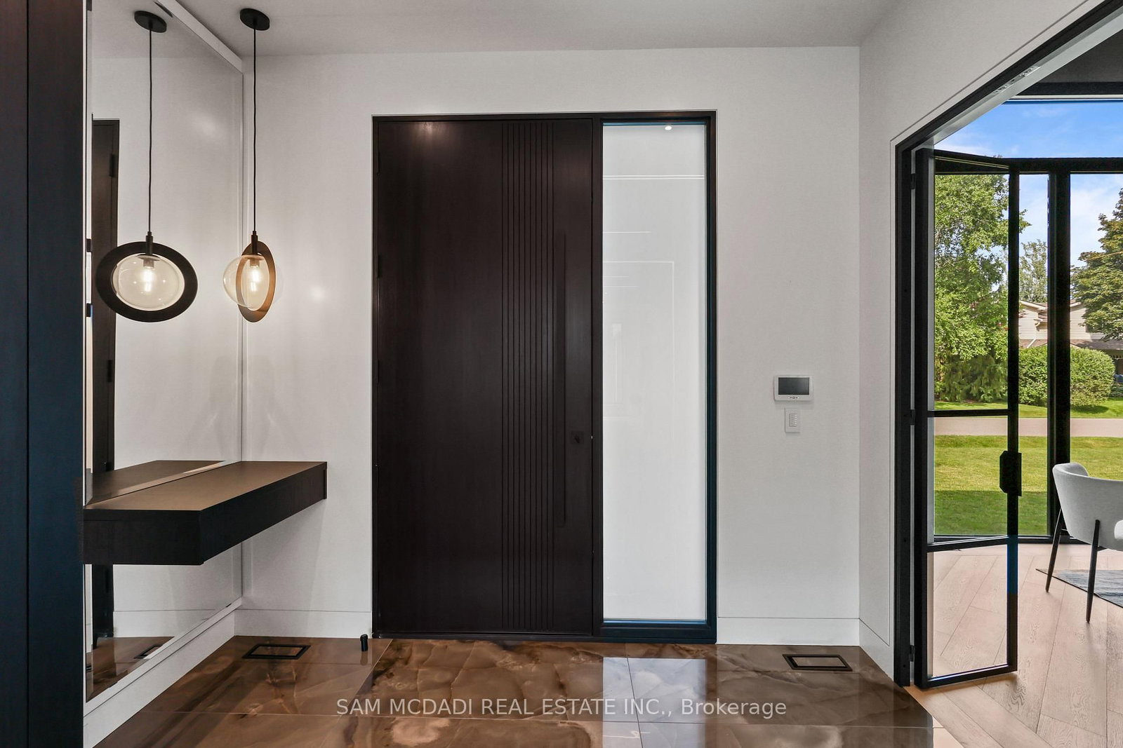 2186 Harcourt Crescent • Mississauga, ON photo 3