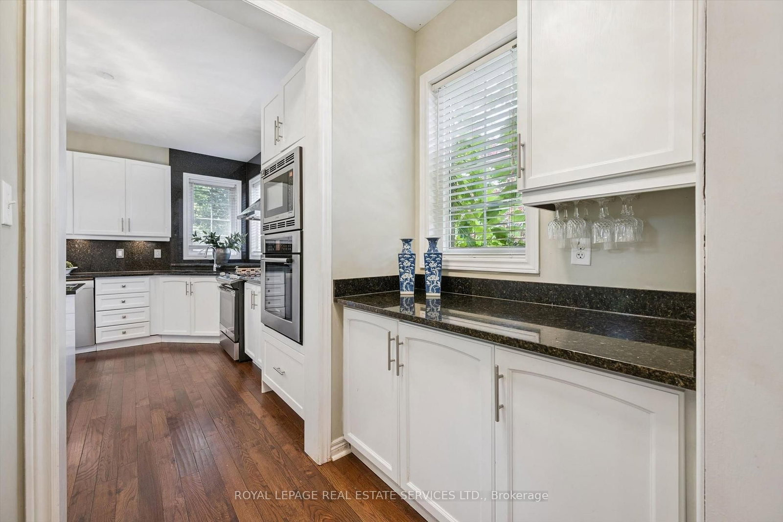 372 Creek Path Avenue • Oakville, ON photo 19
