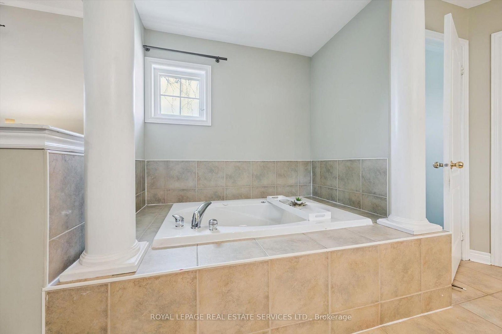 372 Creek Path Avenue • Oakville, ON photo 25