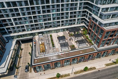 Unit 304 — 858 DUPONT Street — photo 4