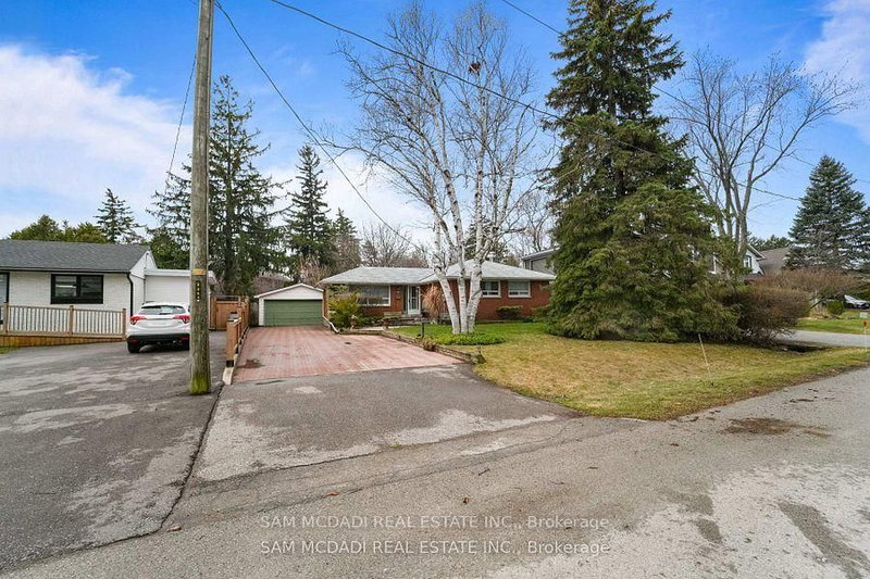 2470 Meadowood Oakville,ON L6L 1V6 — Photo 2