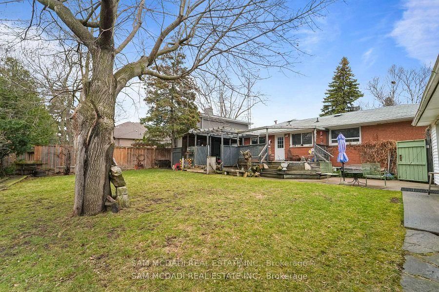 2470 Meadowood Oakville,ON L6L 1V6 — Photo 9