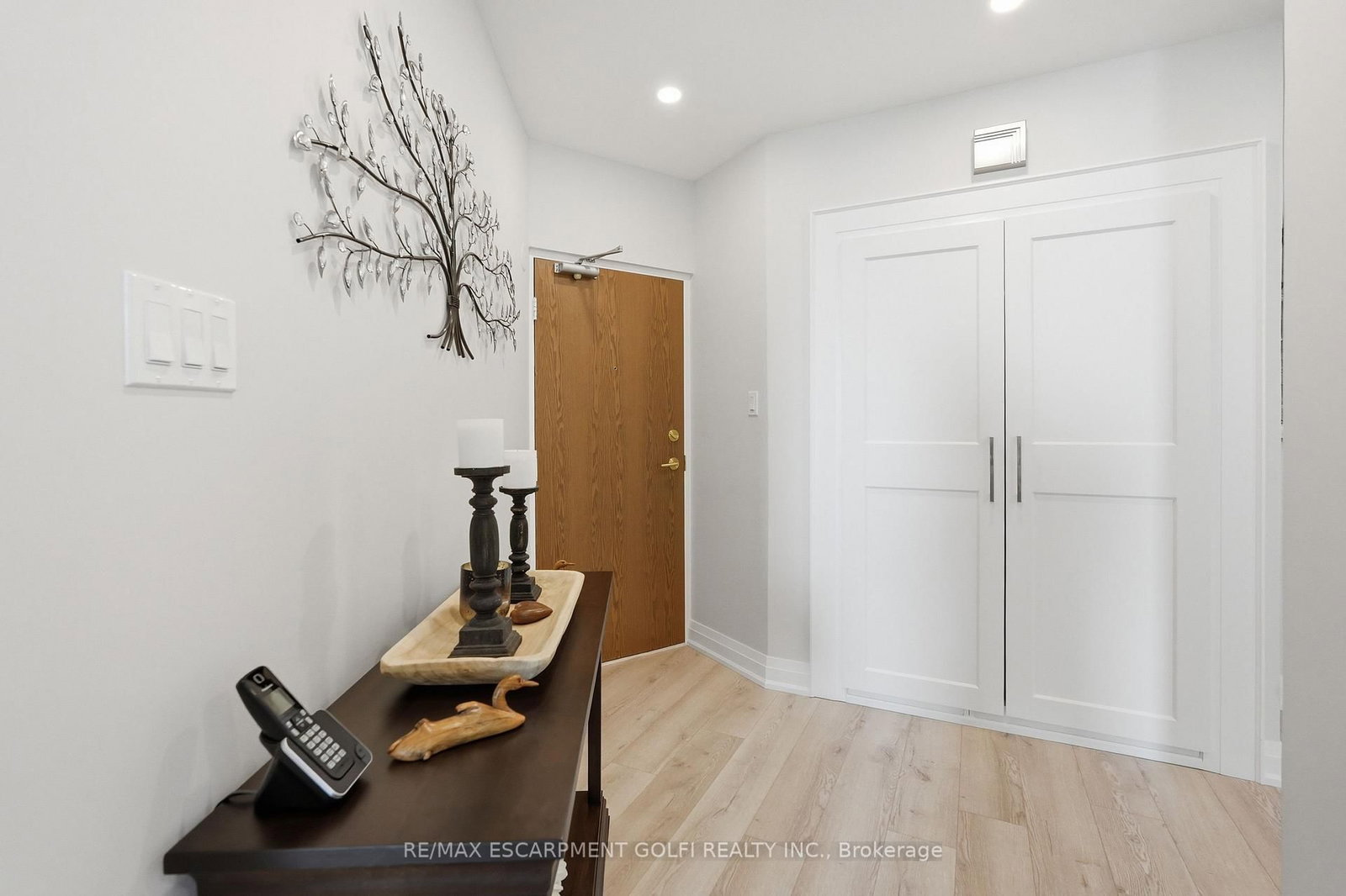 5250 Lakeshore Road • #508 • Burlington, ON photo 2