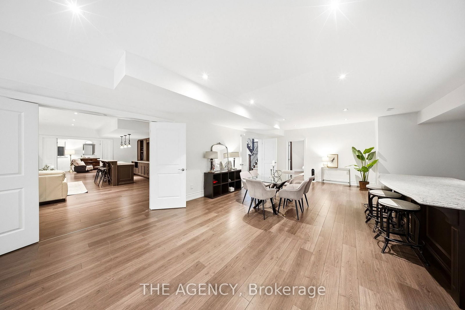 1098 Lakeshore Road W • Oakville, ON photo 30