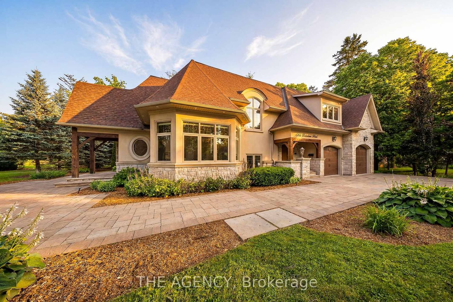 1098 Lakeshore Road W • Oakville, ON photo 48