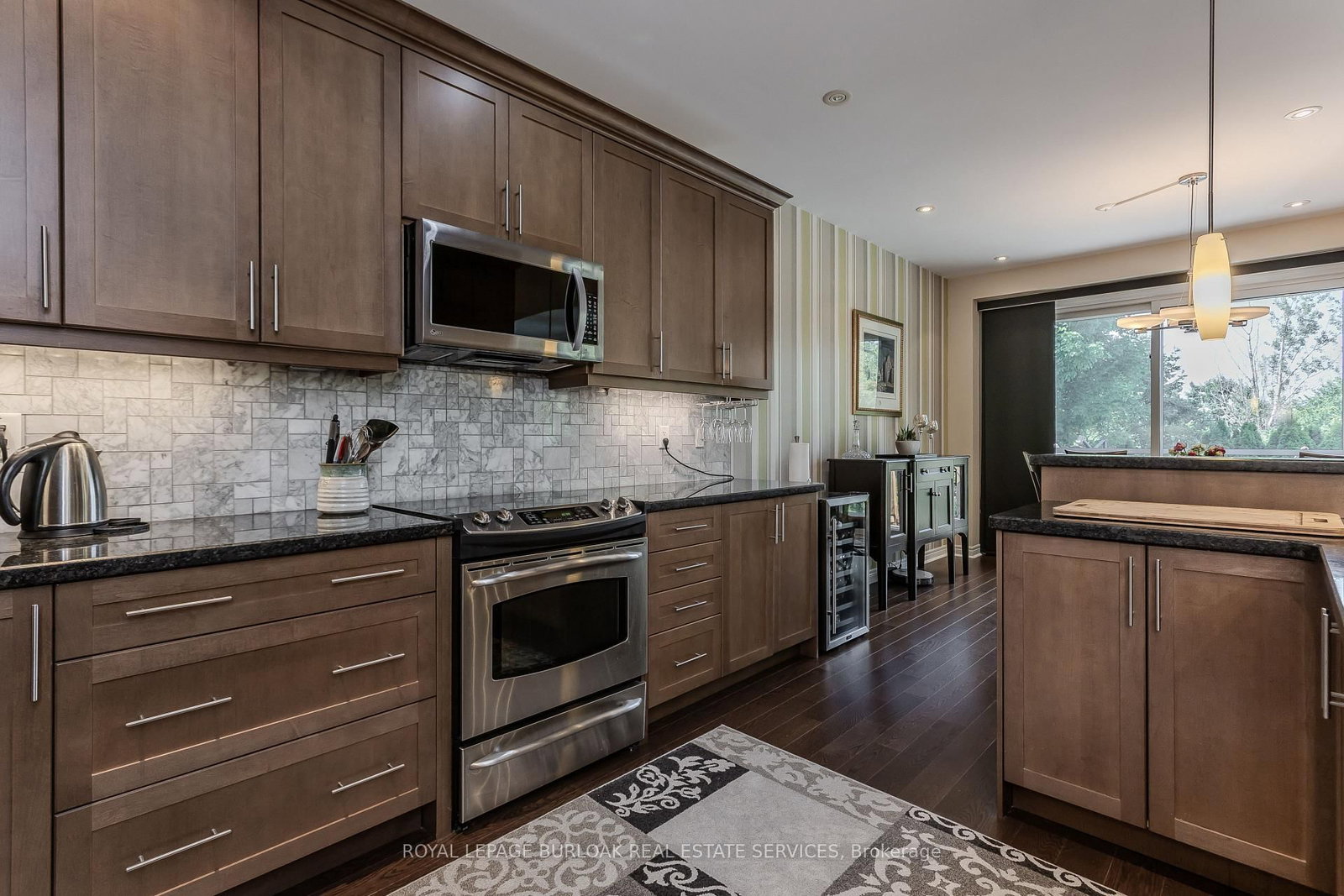2330 Valleyridge Drive • Oakville, ON photo 11