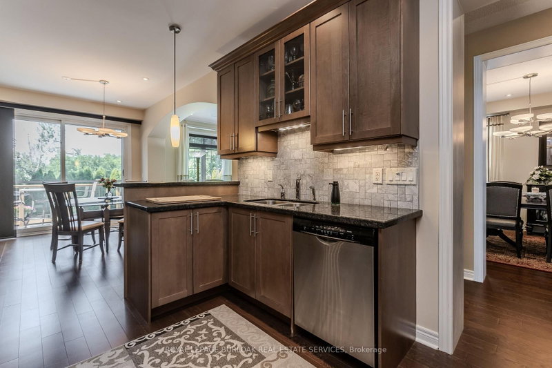 2330 Valleyridge Oakville,ON L6M 5C7 — Photo 12