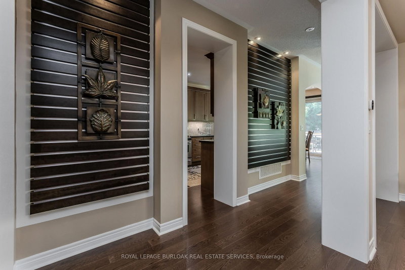 2330 Valleyridge Oakville,ON L6M 5C7 — Photo 16