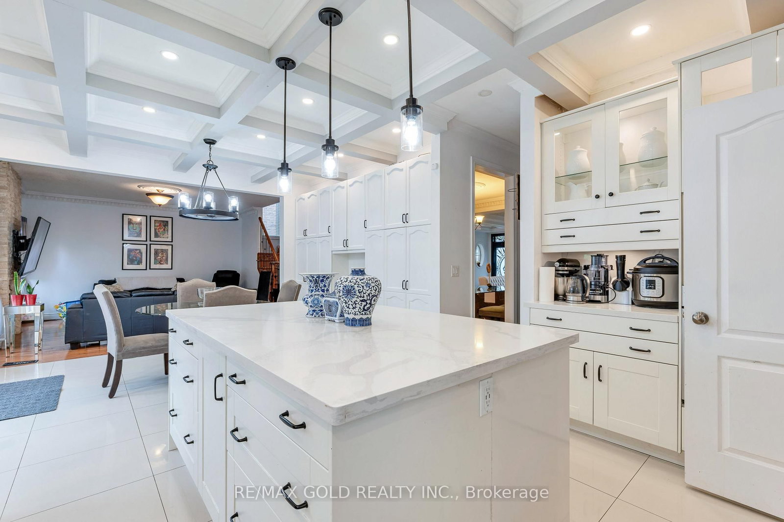 7 Royal Links Circle • Brampton, ON photo 10