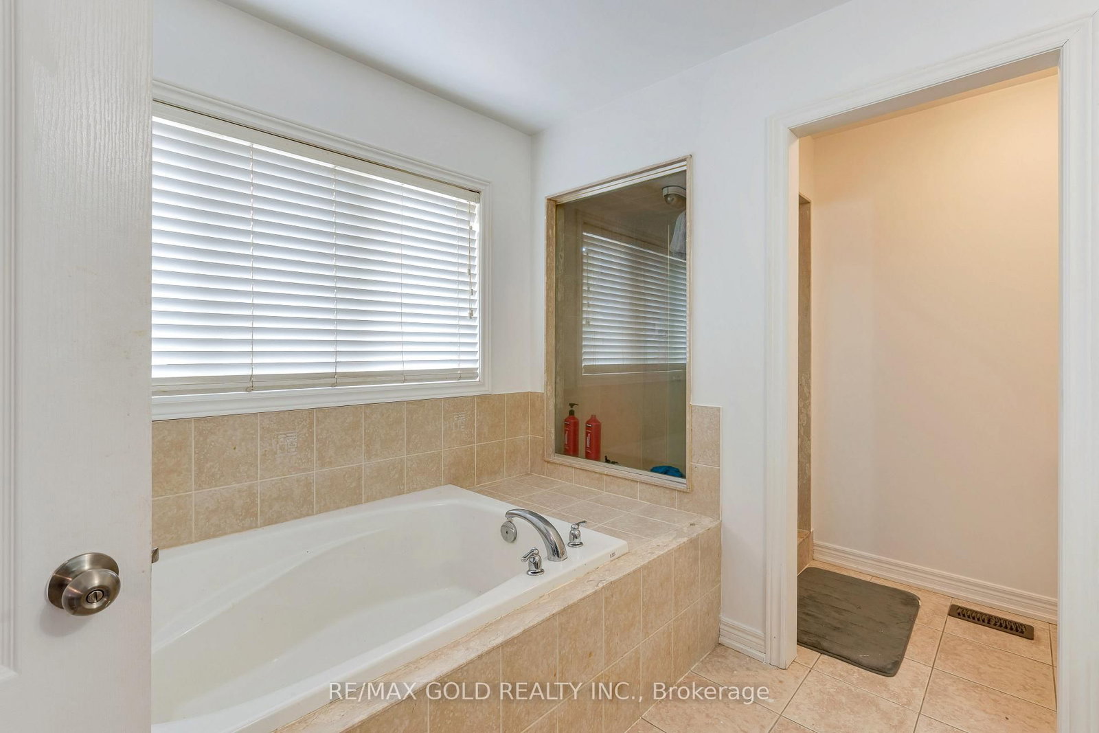 7 Royal Links Circle • Brampton, ON photo 34