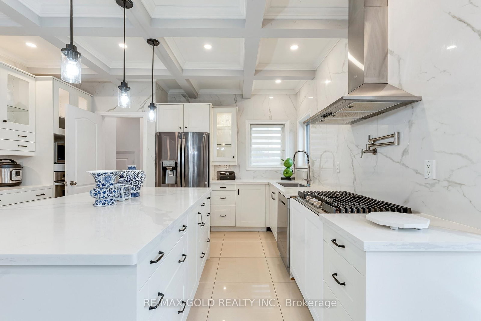 7 Royal Links Circle • Brampton, ON photo 9