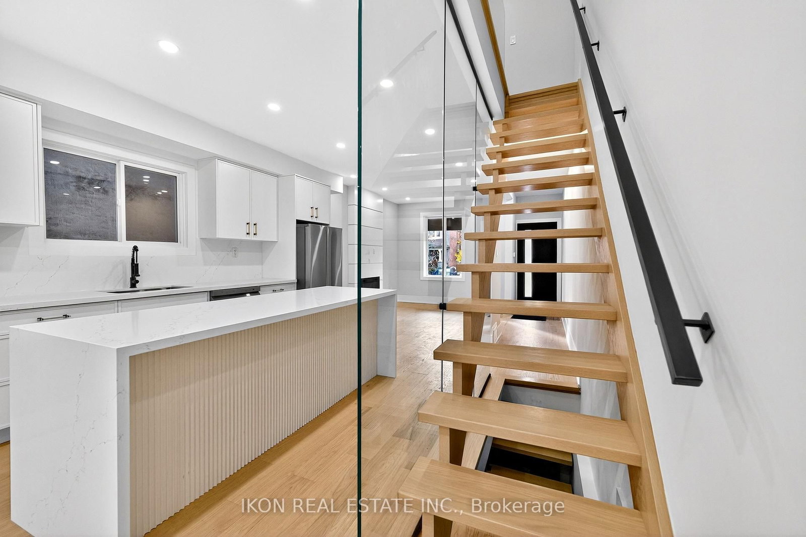 475 Delaware Avenue • Toronto, ON photo 14