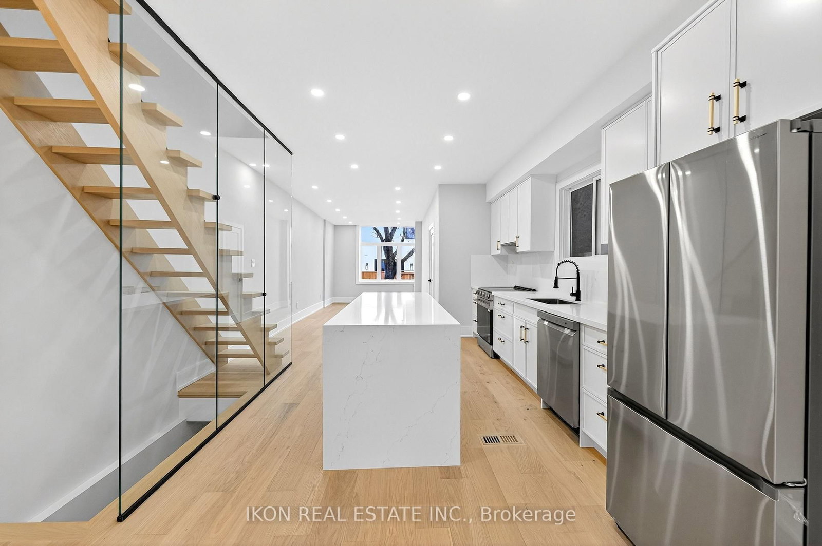 475 Delaware Avenue • Toronto, ON photo 4