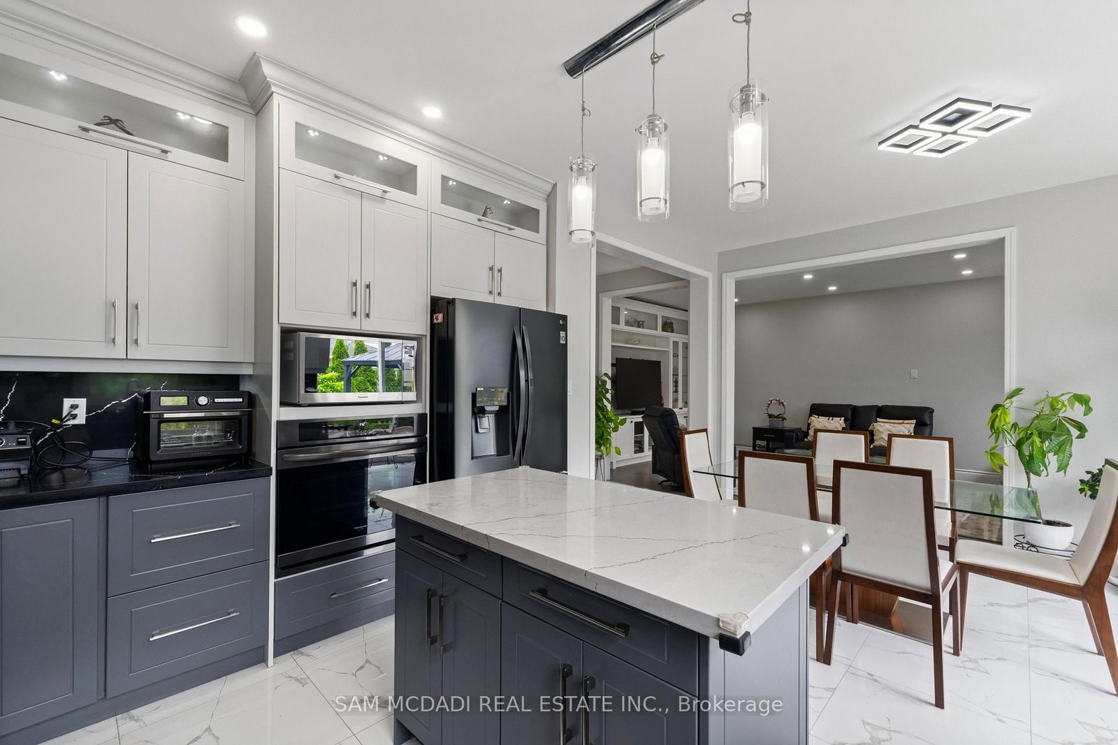 7516 Terragar Boulevard • Mississauga, ON photo 12