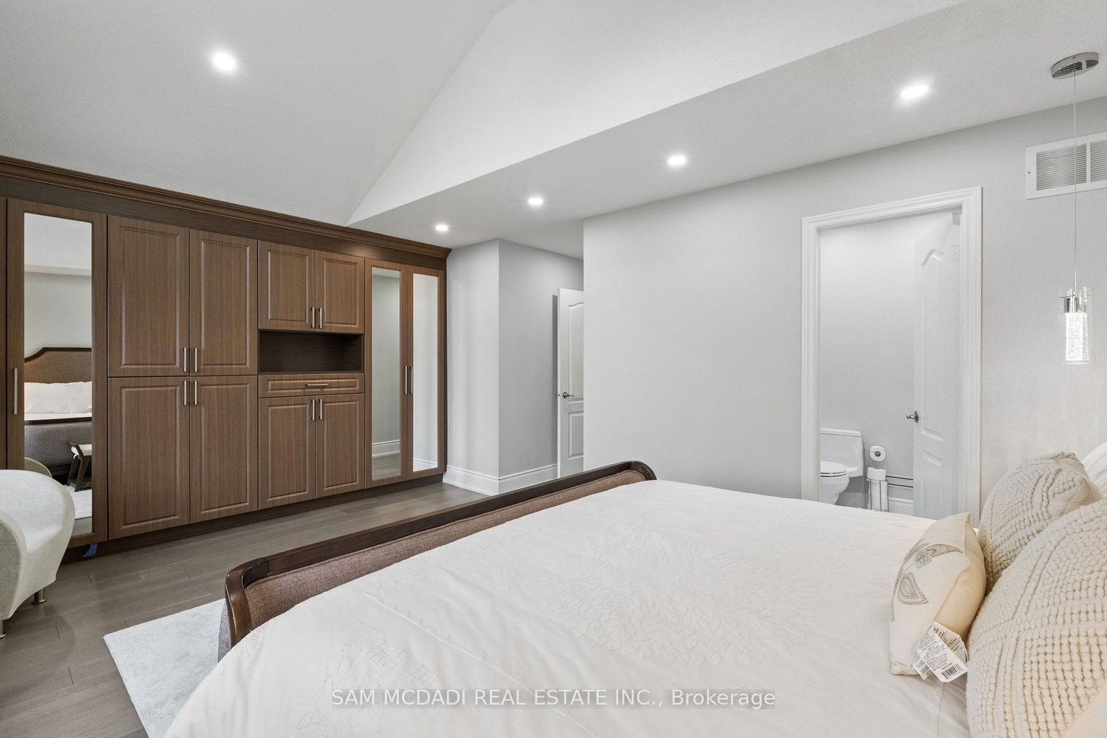 7516 Terragar Boulevard • Mississauga, ON photo 31