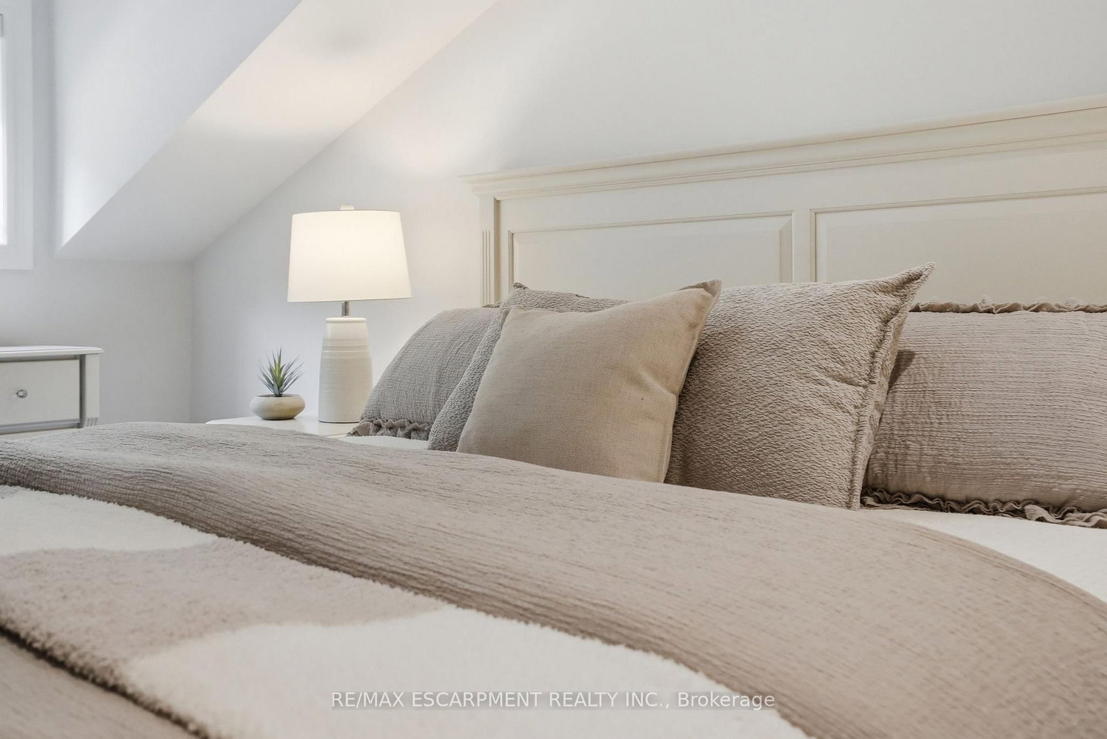 270 Poplar Drive • Burlington, ON photo 15