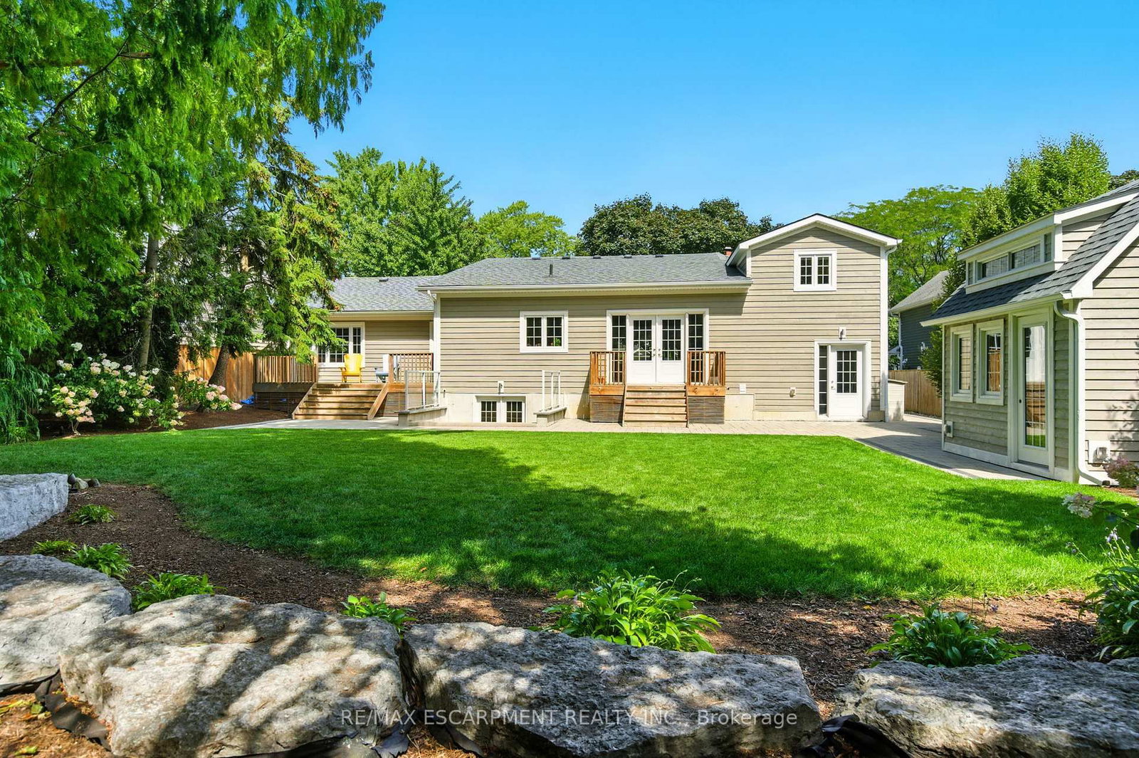 270 Poplar Drive • Burlington, ON photo 43