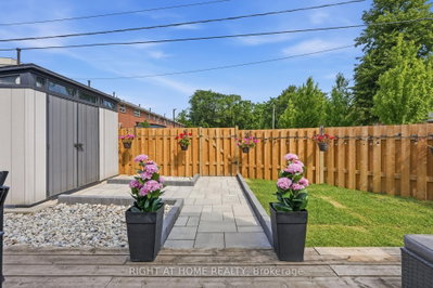 2-bed Townhouse, Condo · 475 Claridge Rd
