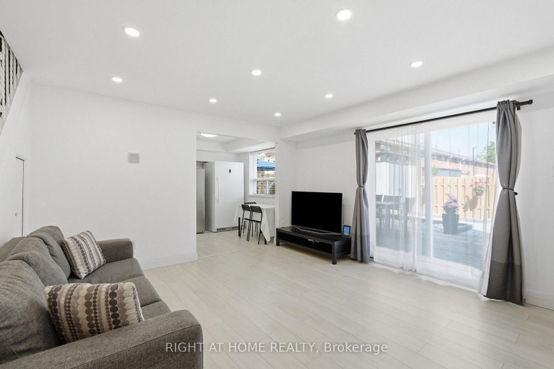 4 - 475 Claridge Road