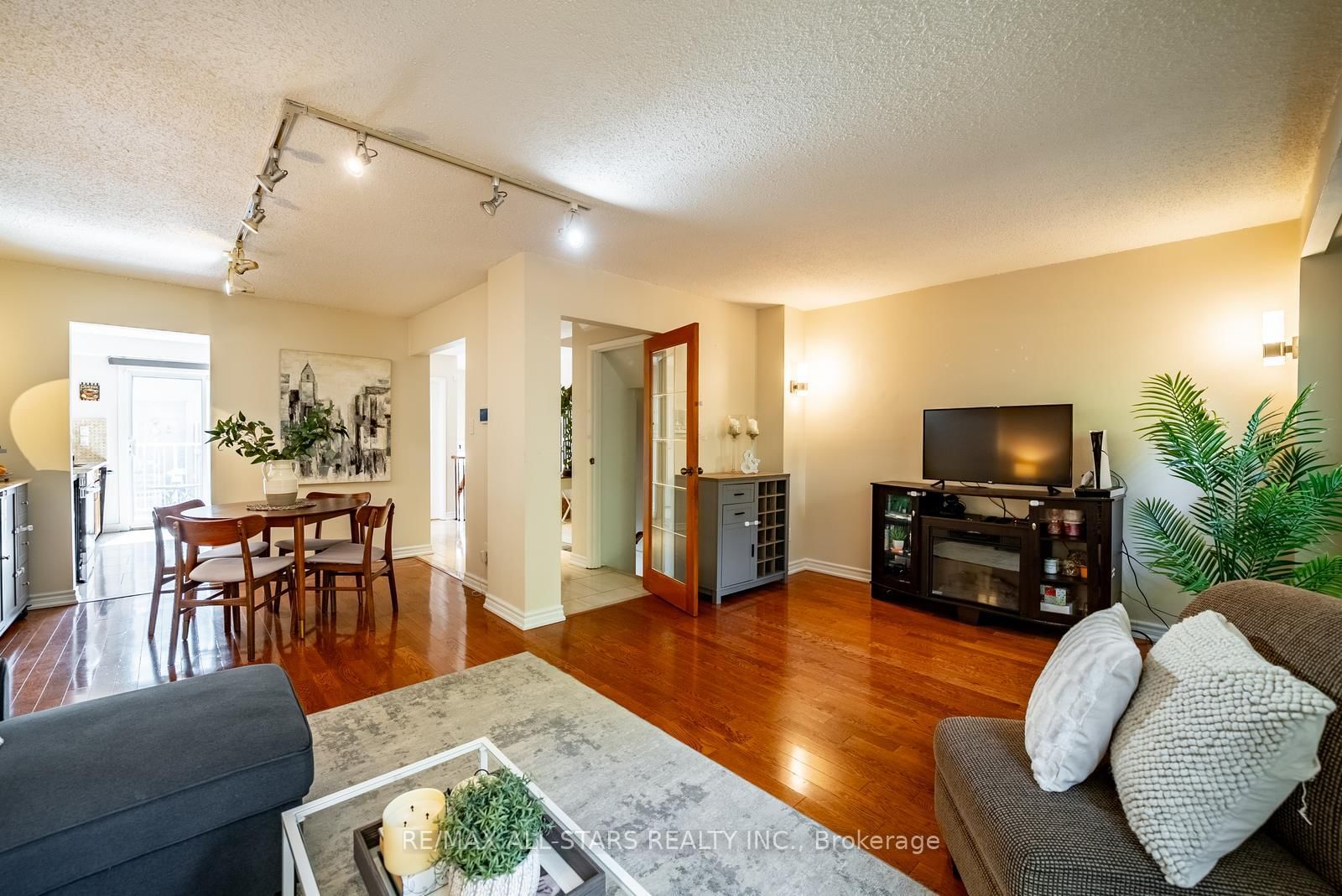60 Hanson Road • #117 • Mississauga, ON photo 17