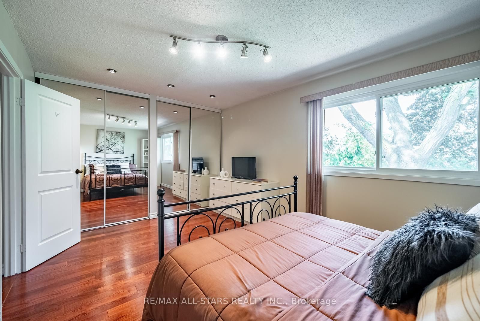 60 Hanson Road • #117 • Mississauga, ON photo 28