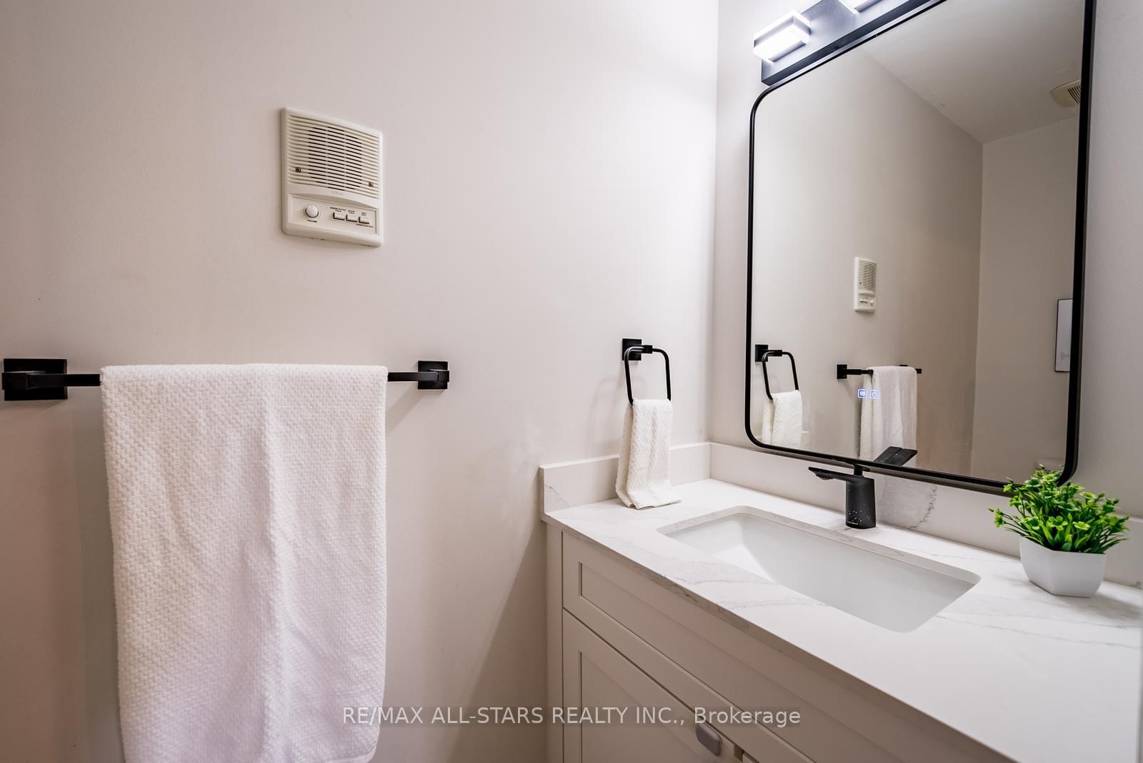 60 Hanson Road • #117 • Mississauga, ON photo 29