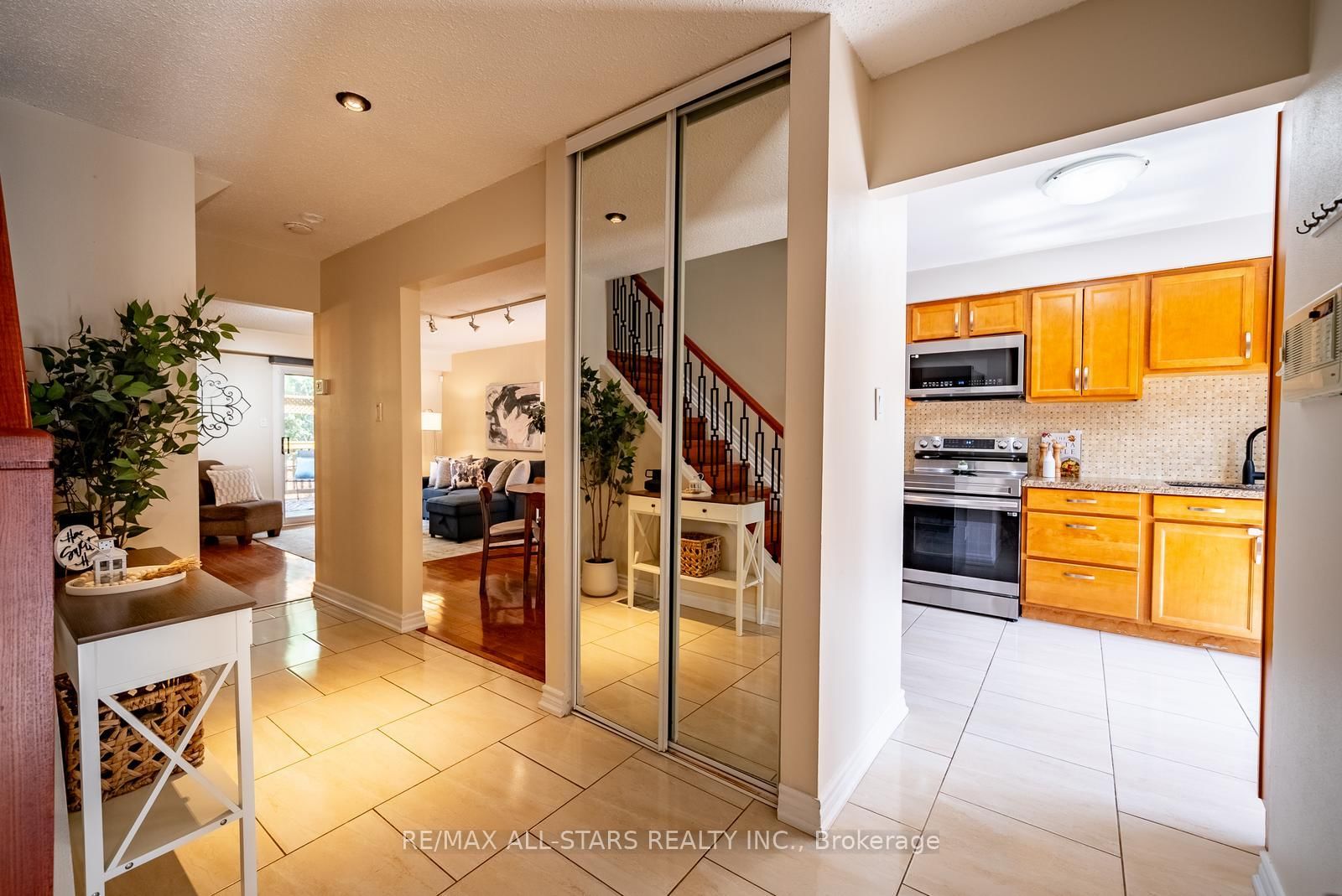60 Hanson Road • #117 • Mississauga, ON photo 8