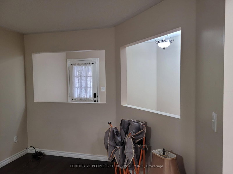 Upper - 383 Jay Crescent