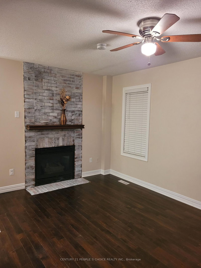Upper - 383 Jay Crescent