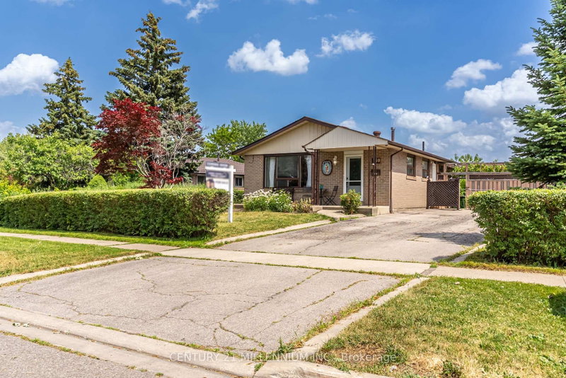 150 Folkstone Crescent