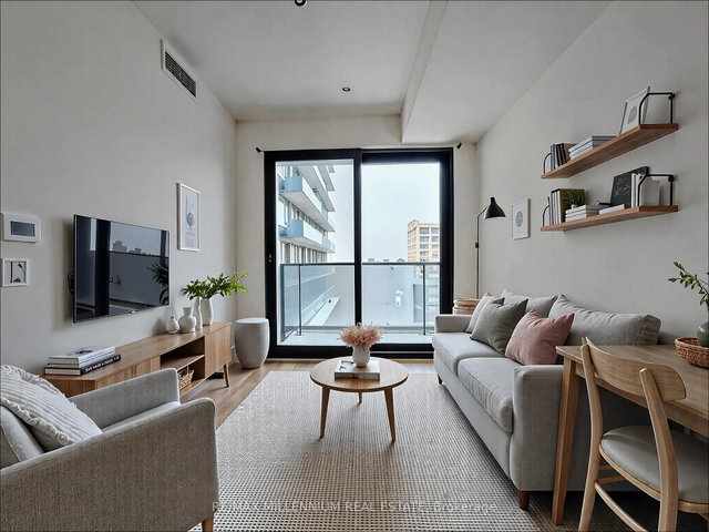 401 - 86 DUNDAS Street E