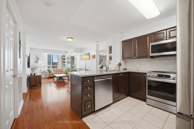 707 - 335 Rathburn Road W