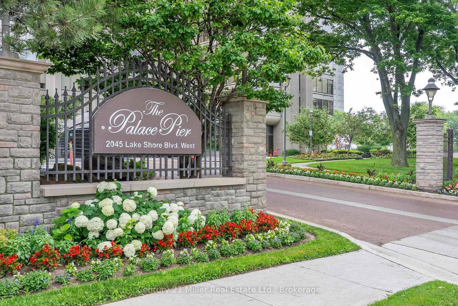 2045 Lake Shore Boulevard W • #Unit 3606 • Toronto, ON photo 2