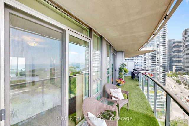 1807 - 2230 Lake Shore Boulevard W