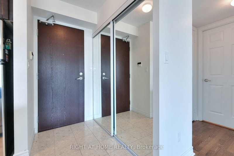 2005 - 208 Enfield Place