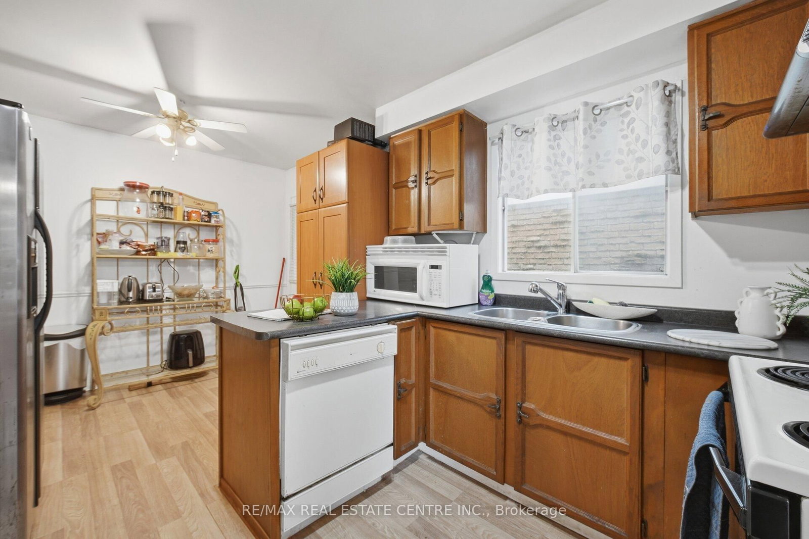 32 Dafoe Crescent • Brampton, ON photo 11