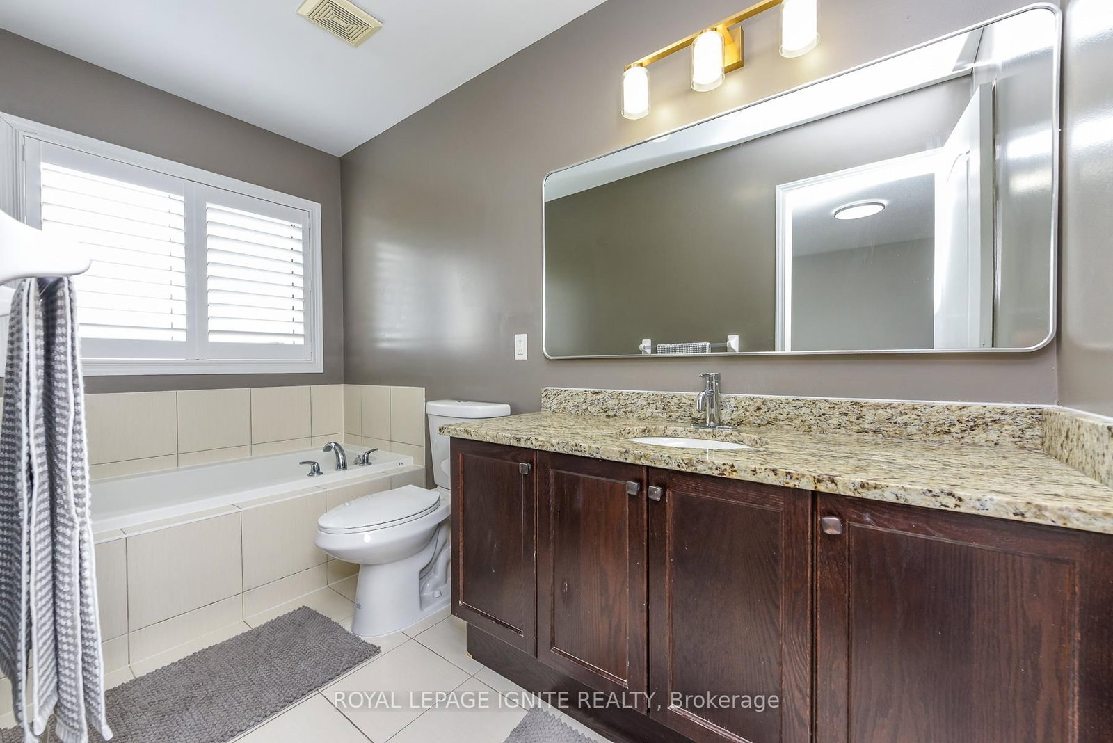 52 Harpreet Circle • Toronto, ON photo 39