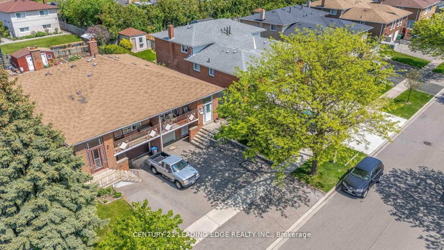 881 Blairholm Avenue