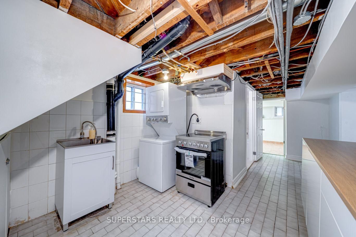 1587 DUFFERIN Street W • Toronto, ON photo 25