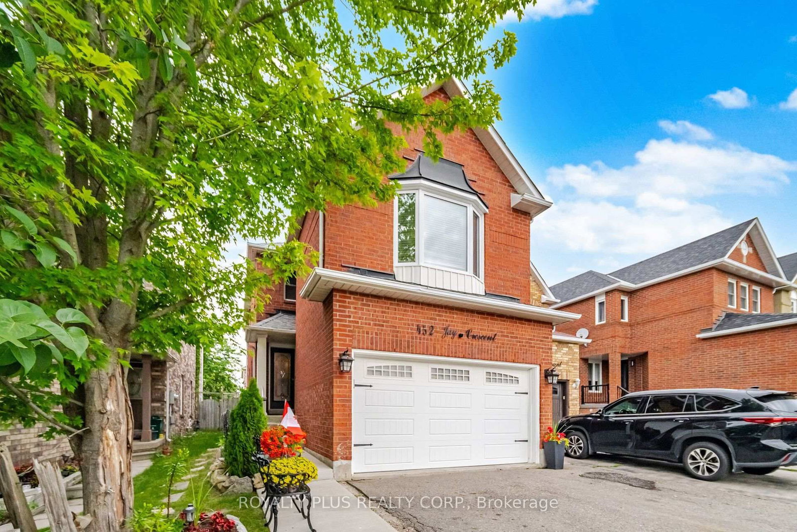 452 Jay Crescent • Orangeville, ON photo 2