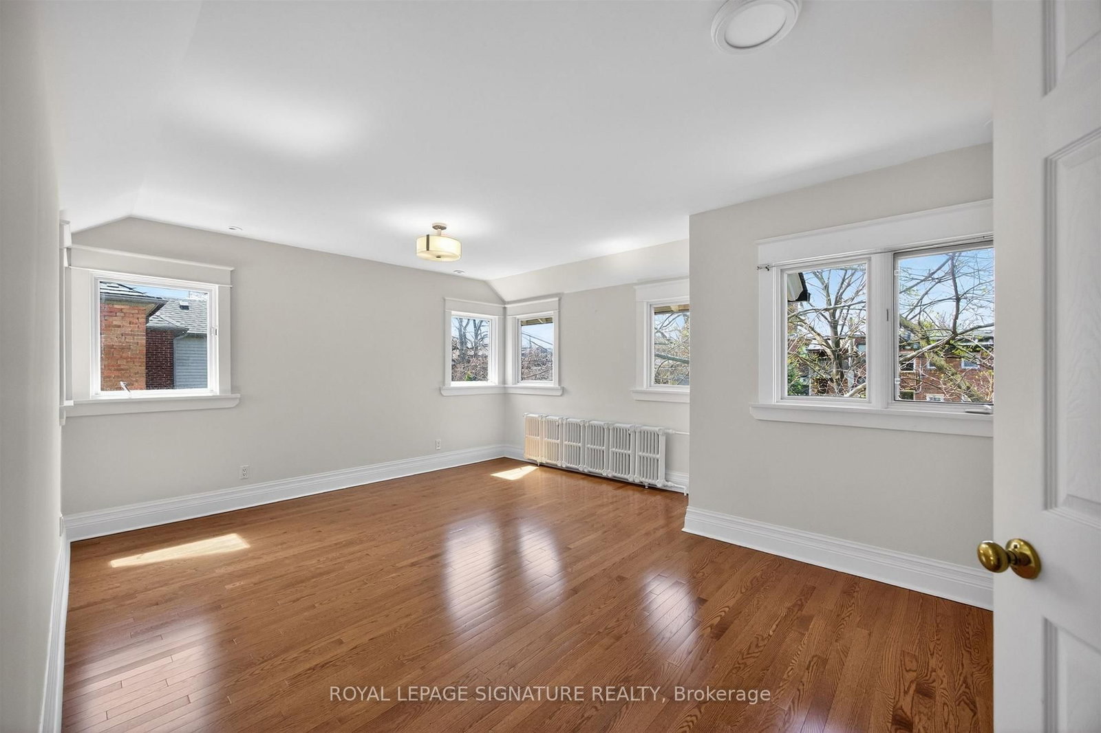 426 Armadale Avenue • Toronto, ON photo 23
