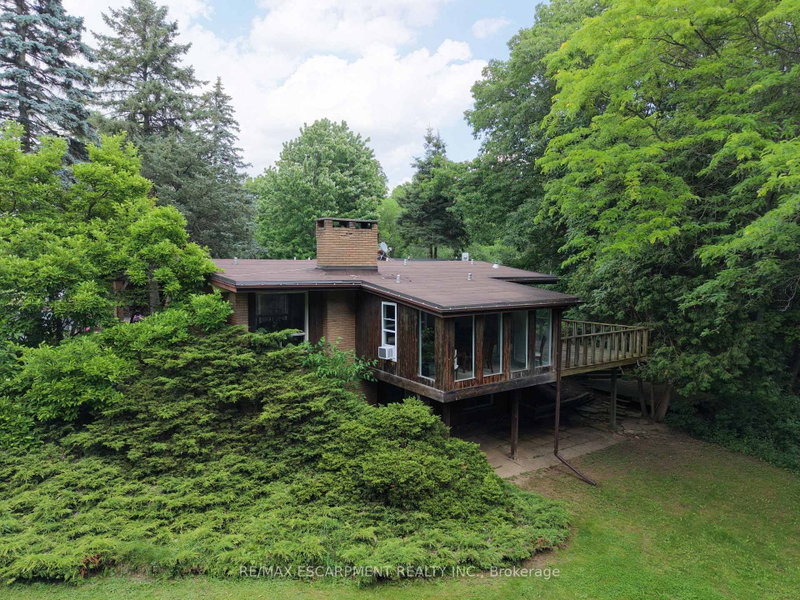 560 CRANE Court