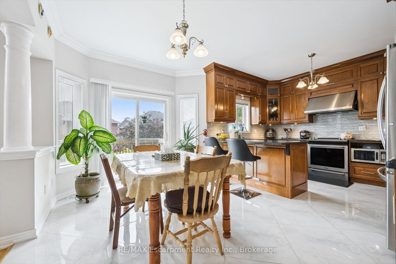 2365 Hertfordshire Oakville,ON L6H 7M9 — Photo 10