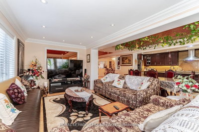14 Sheringham Street • Brampton, ON photo 8
