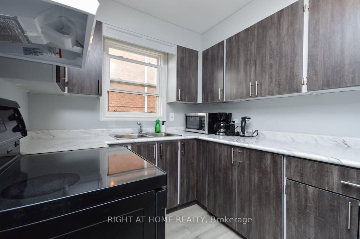 9 Donald Avenue, Toronto, ON, photo 2