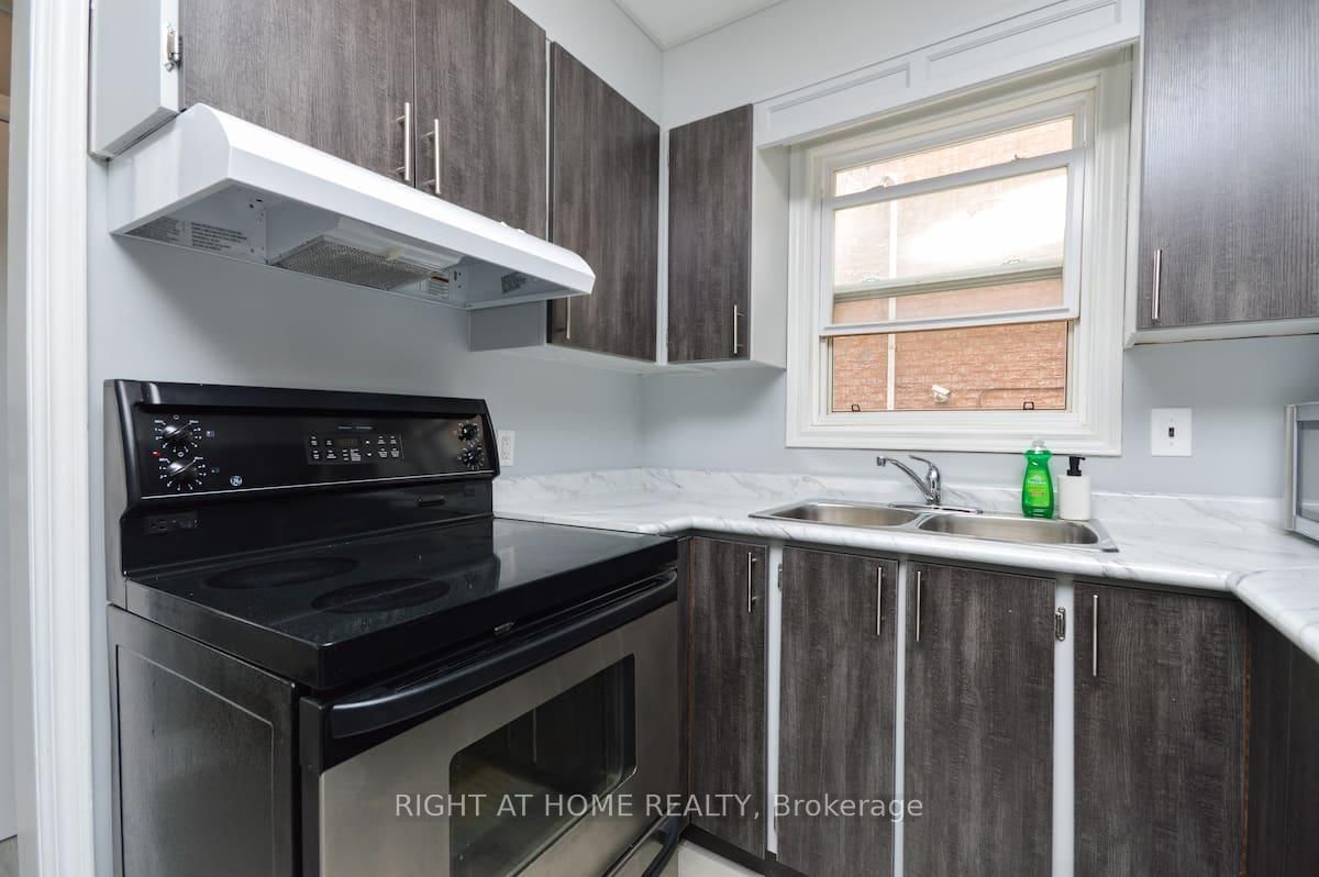 9 Donald Avenue, Toronto, ON, photo 4