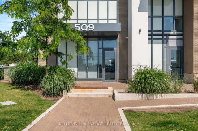 305 - 509 Dundas Street W