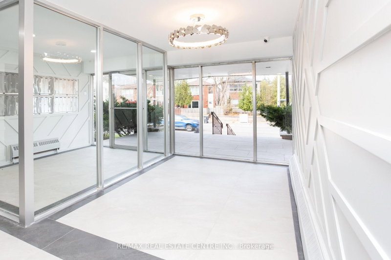 504 - 371 Lakeshore Road W