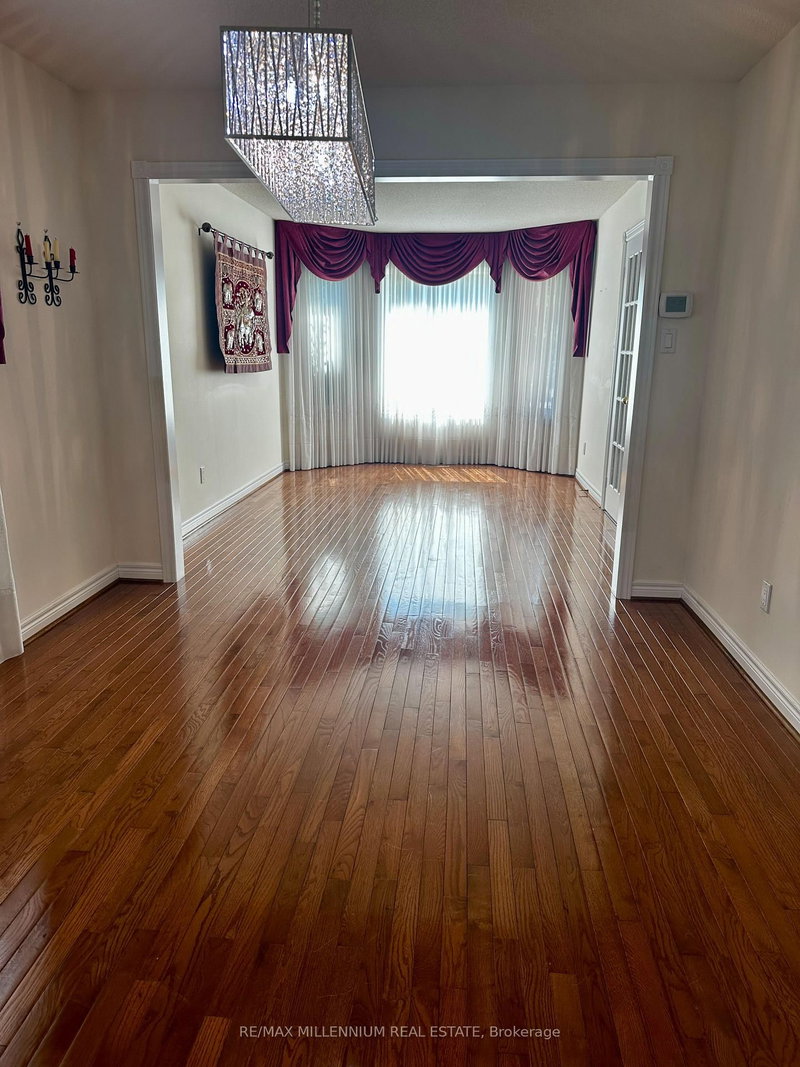 UPPER - 3091 Eden Oak Crescent
