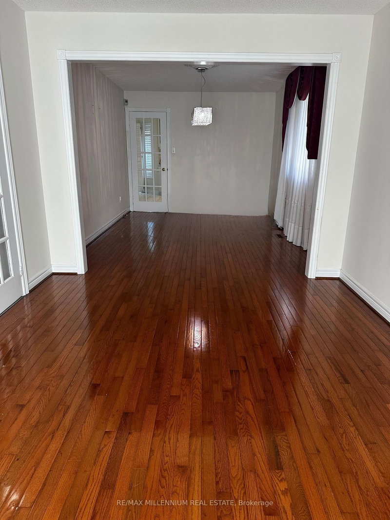 UPPER - 3091 Eden Oak Crescent
